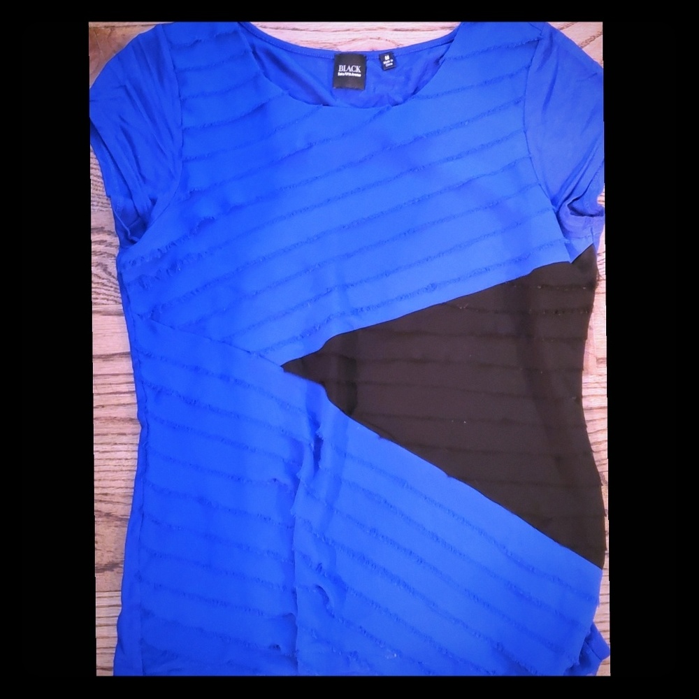 Black Saks Fifth Avenue ruffle short sleeve tee